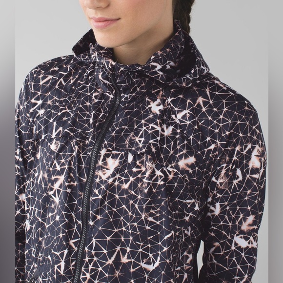 Lululemon Miss Misty Jacket II in Star Crushed Multi Size 4 NWOT - Picture 3 of 9